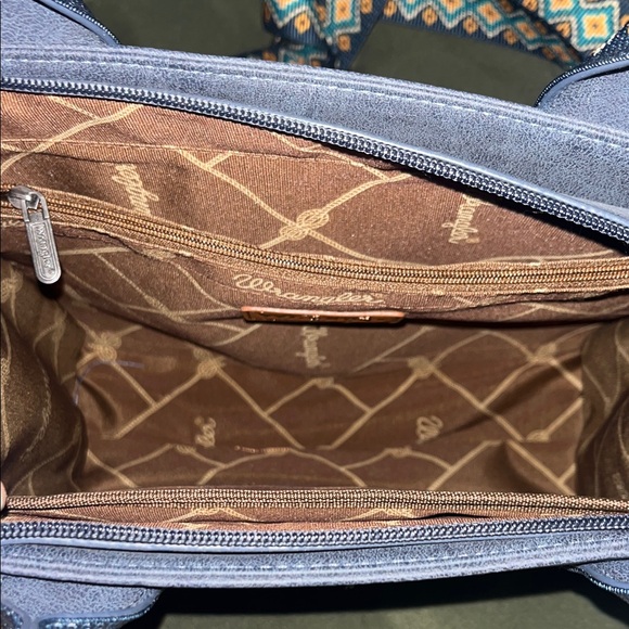 Wrangler Navy and Tan Tote with Patterned Strap - Picture 2 of 2